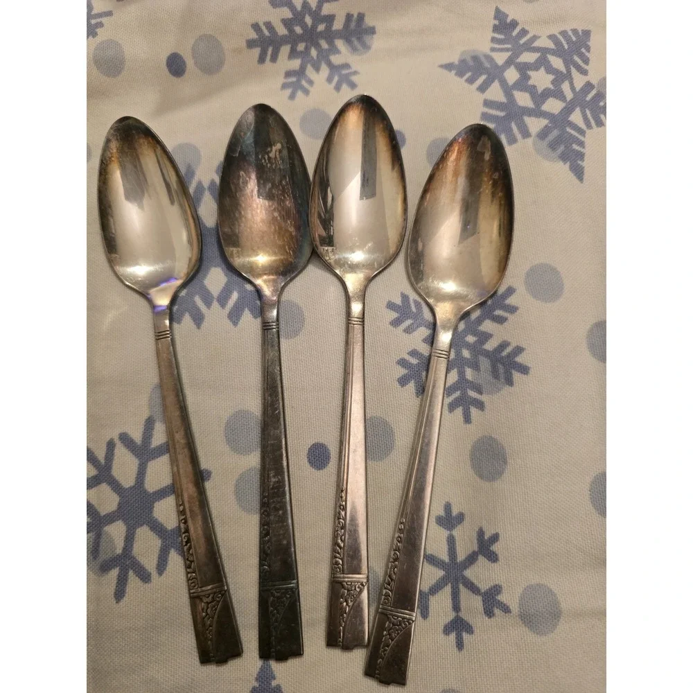 4 Oneida Nobility Plate CAPRICE Silverplate‎ Oval soup spoons